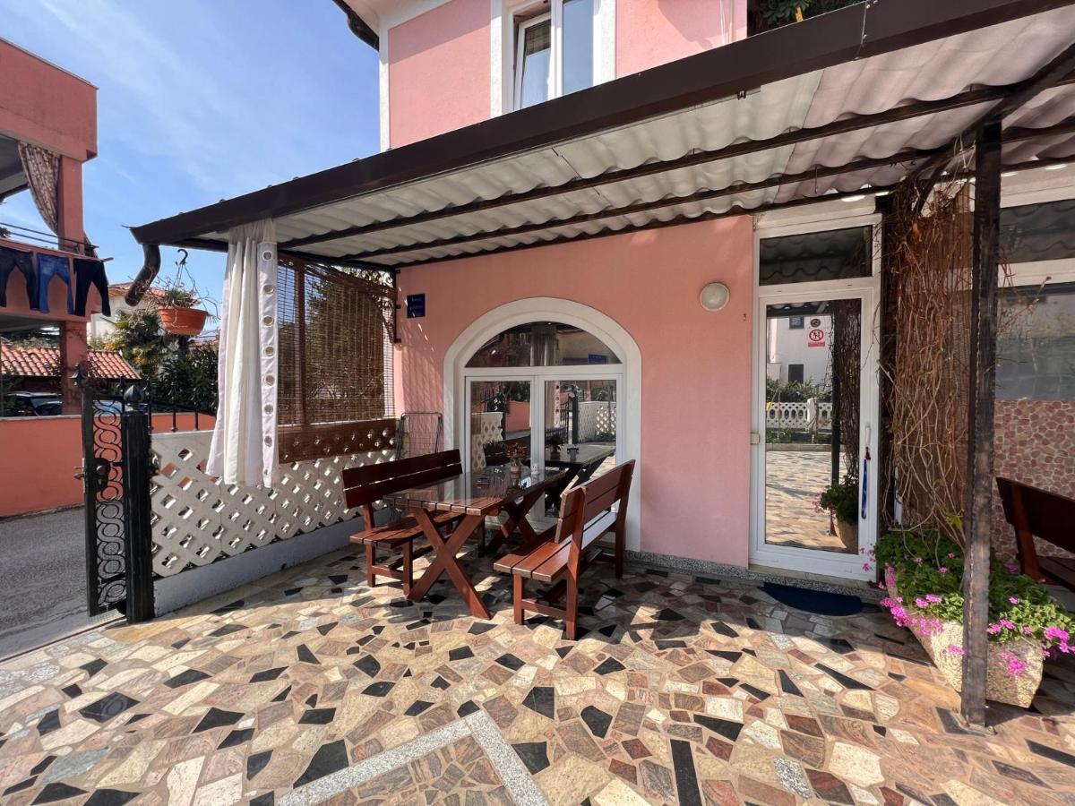Novigrad Istria Apartments Tereza מראה חיצוני תמונה