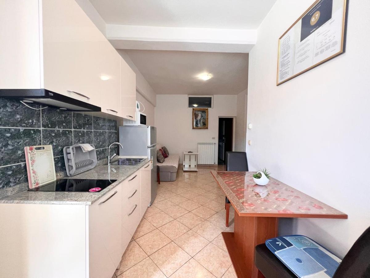 Novigrad Istria Apartments Tereza מראה חיצוני תמונה