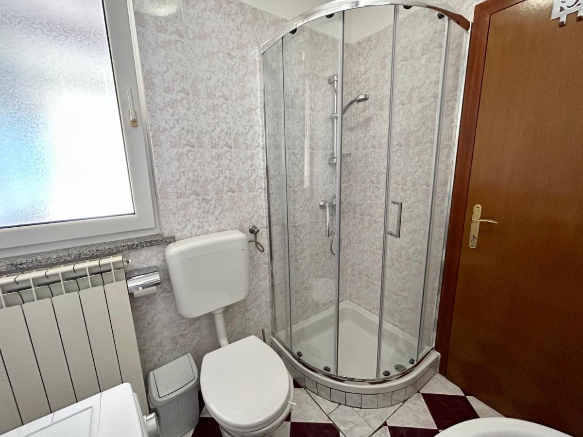 Novigrad Istria Apartments Tereza מראה חיצוני תמונה